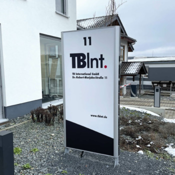 Werbepylon Gerade inkl. Druck