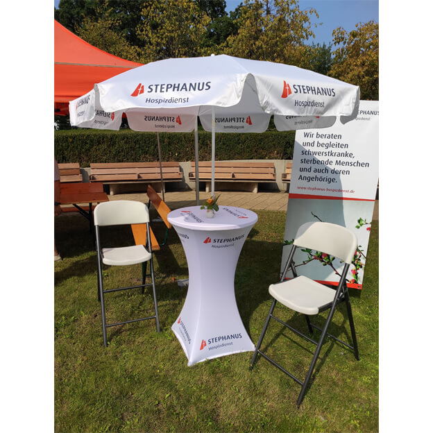 Stehtische_Schirme_Stephanus-Hospizdienst_klein