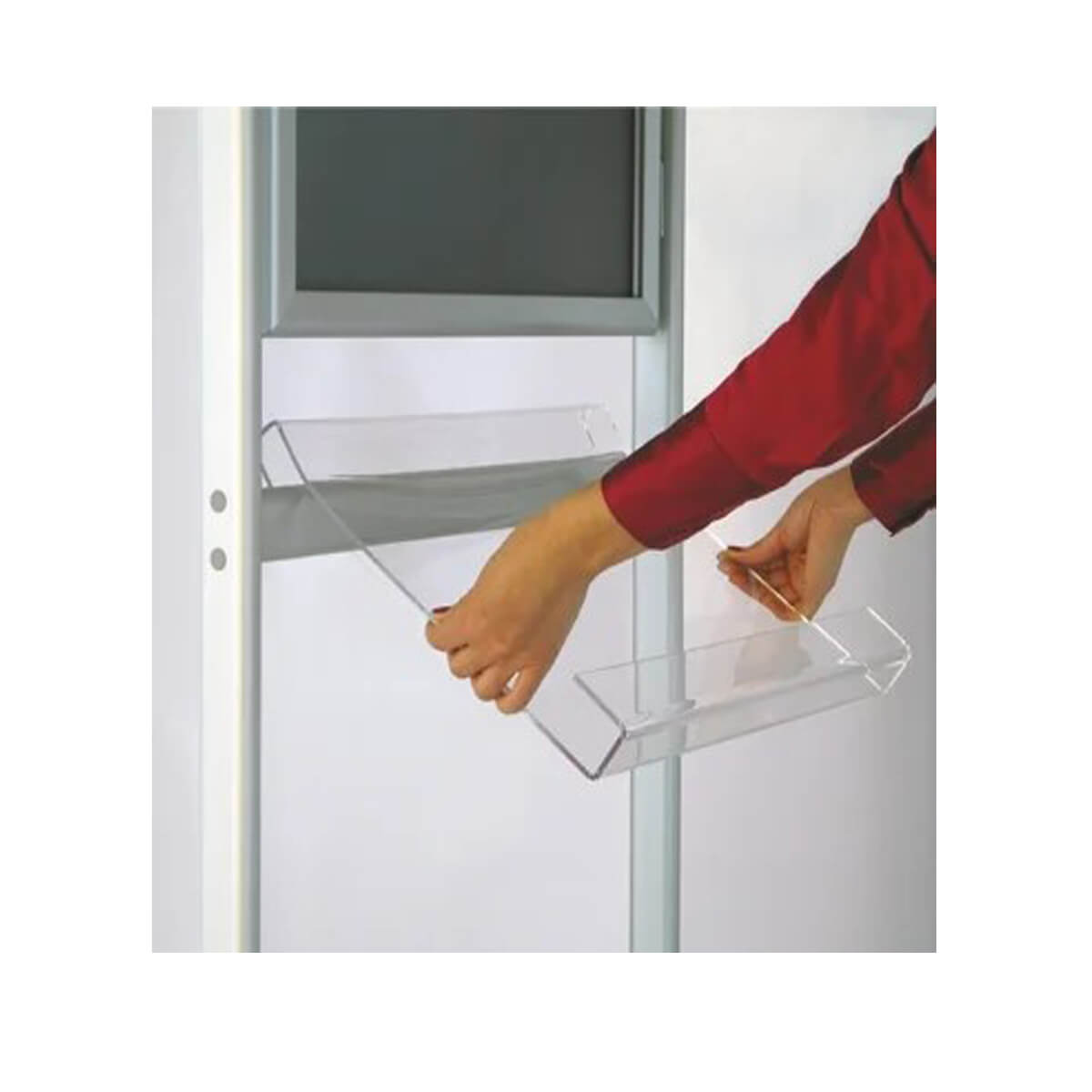Classic-Poster-Stand-Hardline-2